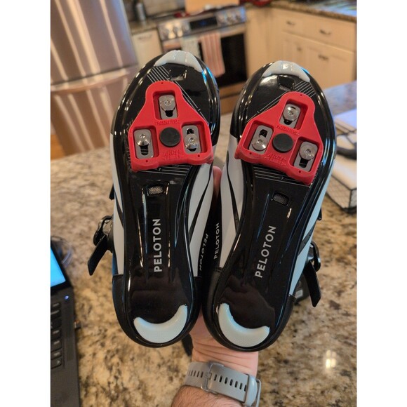 Perfect Peloton cycling shoes with look delta cleats + box EU 40 US women's 9 - Picture 6 of 7